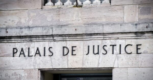 https://c.vosgesmatin.fr/faits-divers-justice/2026/10/25/accuse-d-agression-sexuelle-sur-une-stagiaire-et-deux-enfants-a-l-ime-de-mirecourt-le-psychomotricien-est-relaxe
